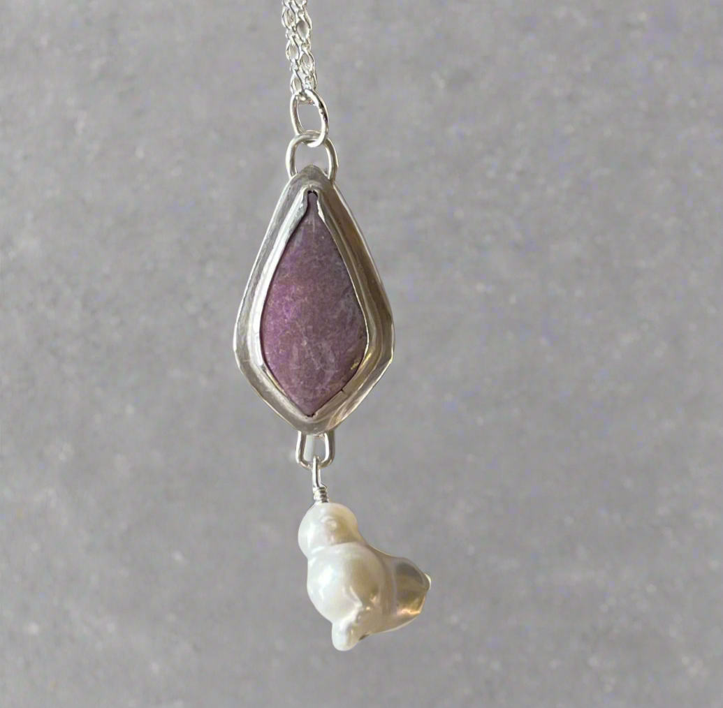 Thulite and pearl necklace